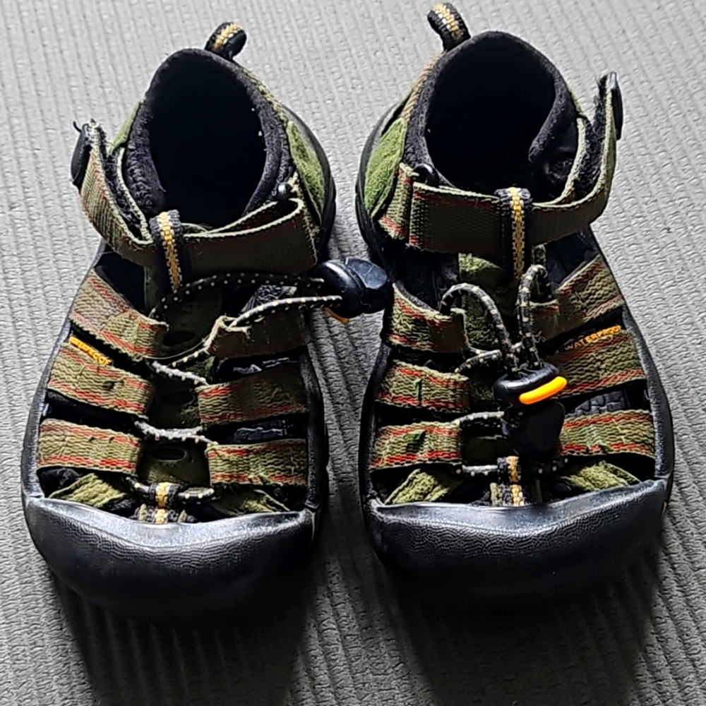KEEN SHOES